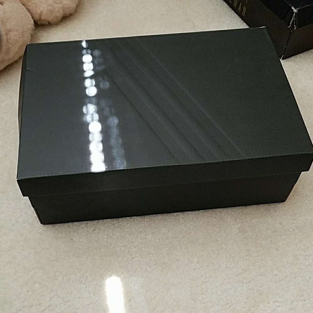 Adidas Shoe Box Size 6